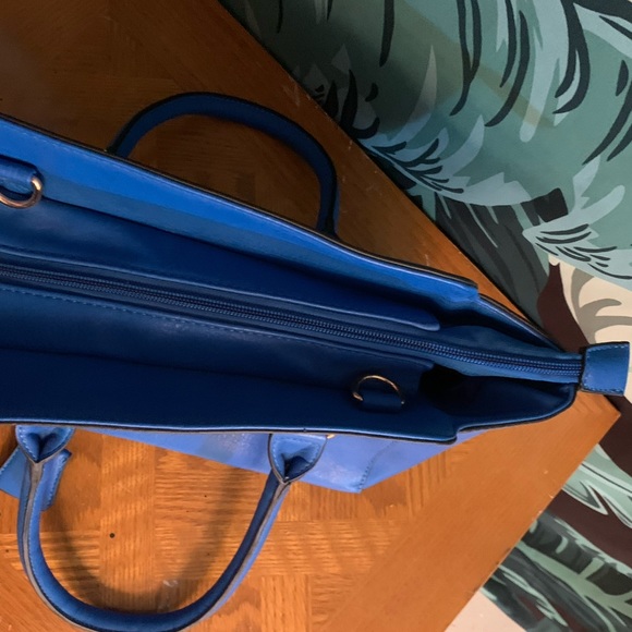 Blue faux leather bag - Picture 2 of 5